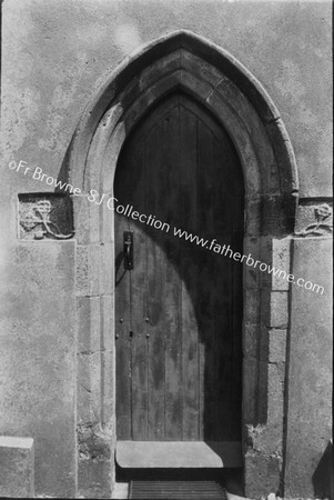 CARNDONAGH : PROTESTANT CHURCH DOOR WITH FINIALS